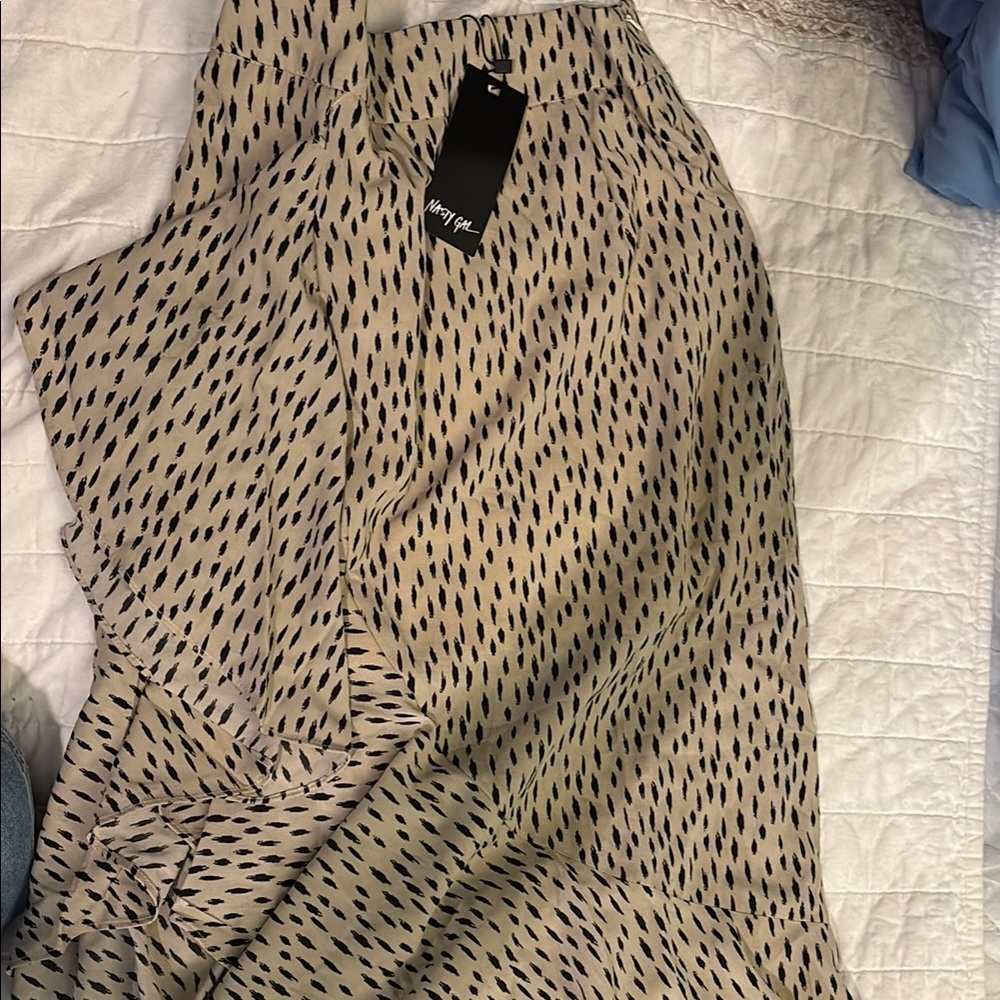 Nasty Gal Beige and Black Patterned Dress